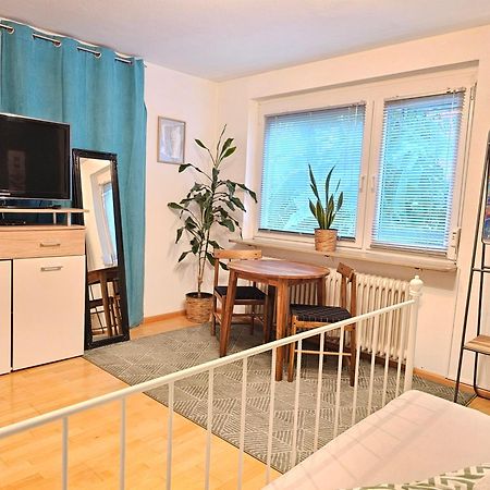 Doppelzimmer 2 I Geteiltes Bad & Kueche I Mit Dem Zug Nur 4 Min Bis Zum Hauptbahnhof Apartment Фрайбург Екстериор снимка