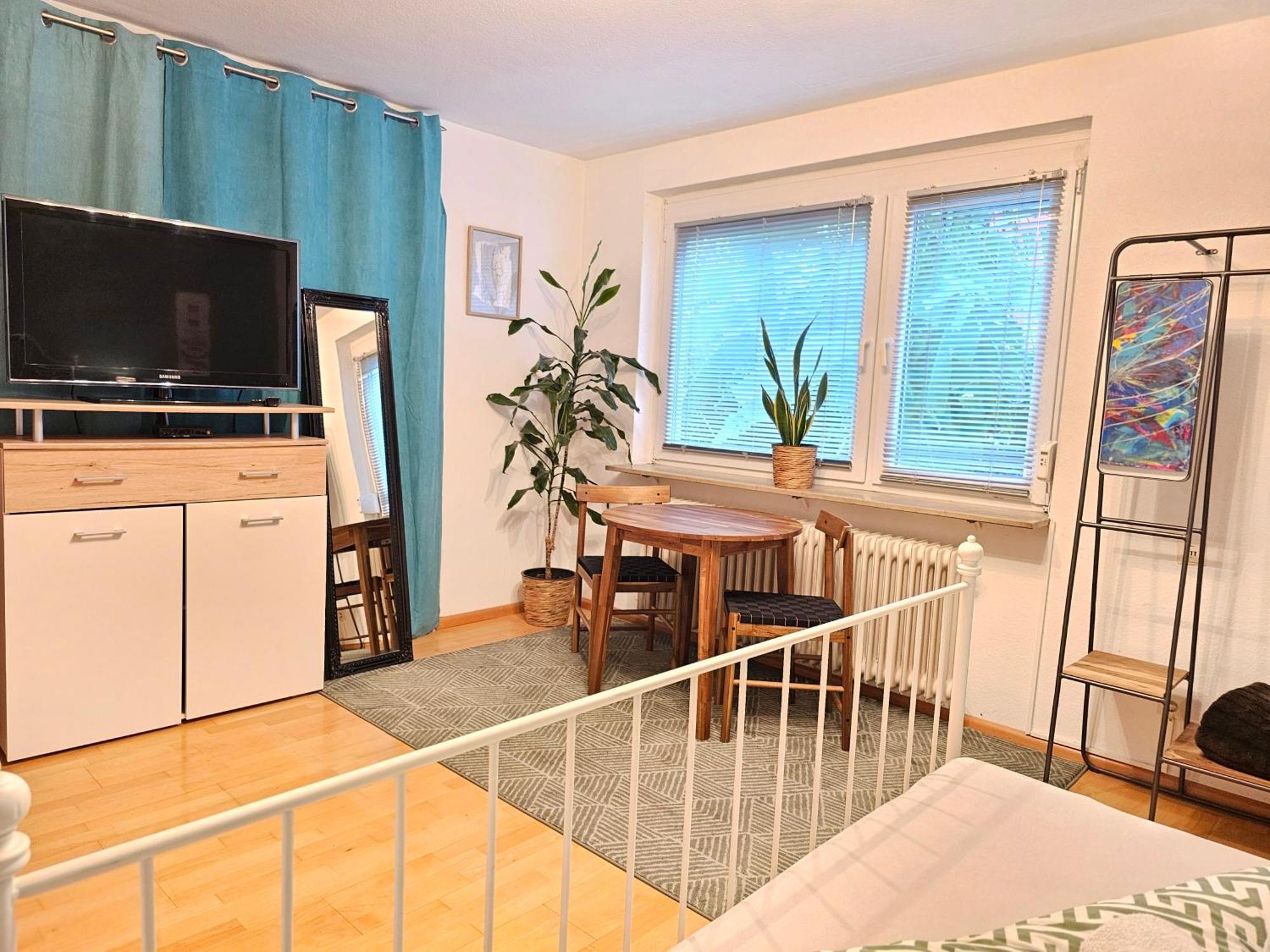 Doppelzimmer 2 I Geteiltes Bad & Kueche I Mit Dem Zug Nur 4 Min Bis Zum Hauptbahnhof Apartment Фрайбург Екстериор снимка