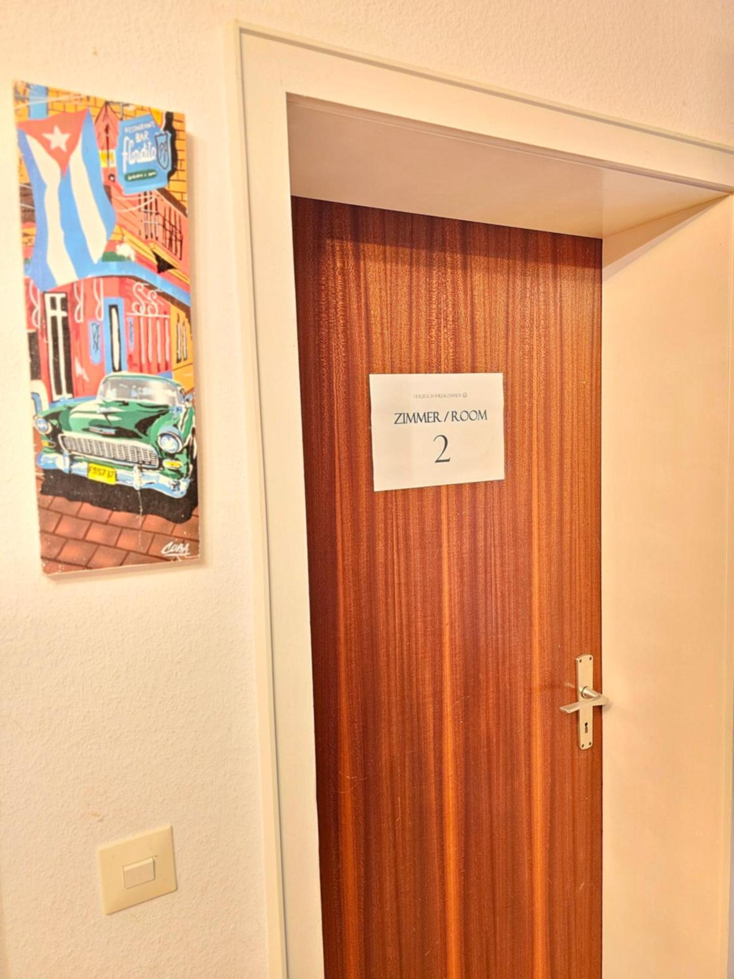 Doppelzimmer 2 I Geteiltes Bad & Kueche I Mit Dem Zug Nur 4 Min Bis Zum Hauptbahnhof Apartment Фрайбург Екстериор снимка